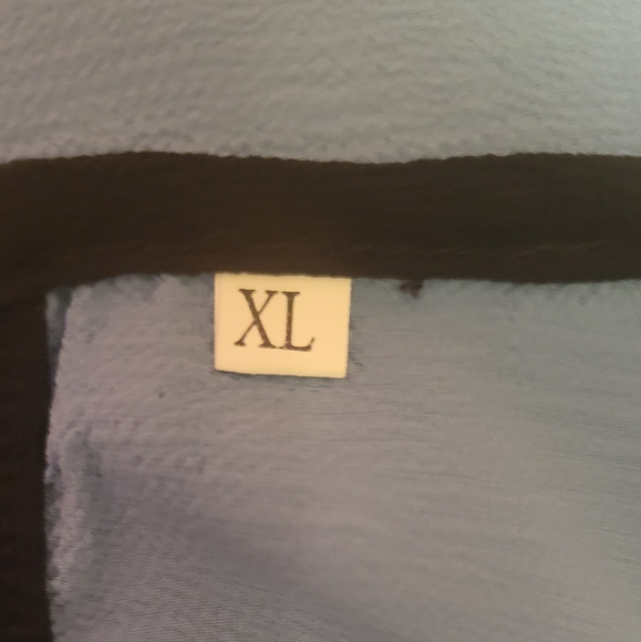 675 Shein Brand top - Picture 3 of 3